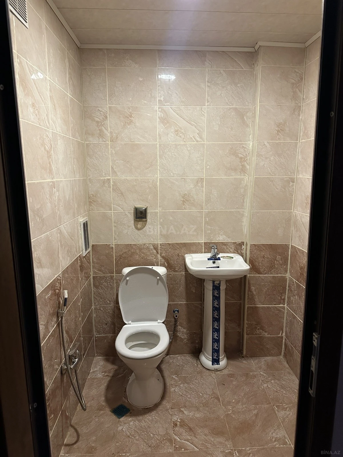 Satılır 4 otaqlı mənzil 110 m²