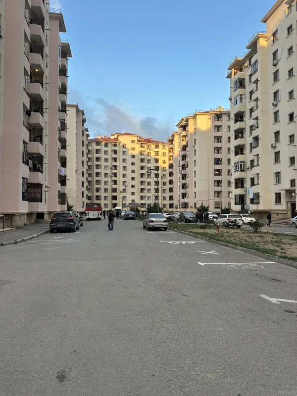 Satılır 4 otaqlı mənzil 110 m²