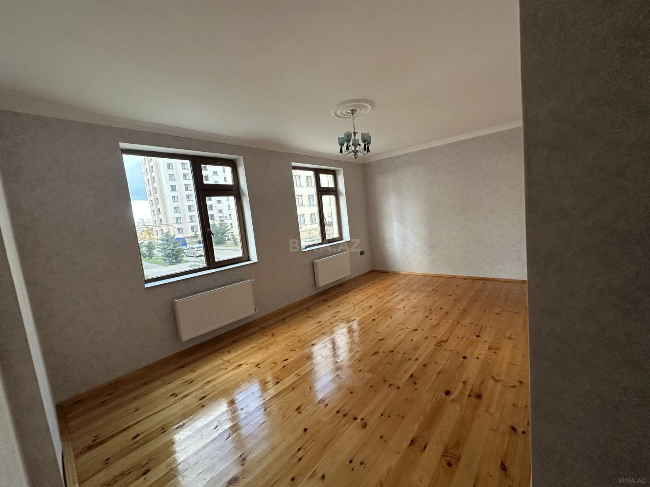 Satılır 4 otaqlı mənzil 110 m²