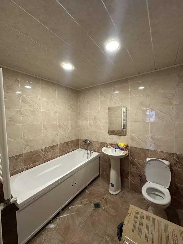 Satılır 4 otaqlı mənzil 110 m²