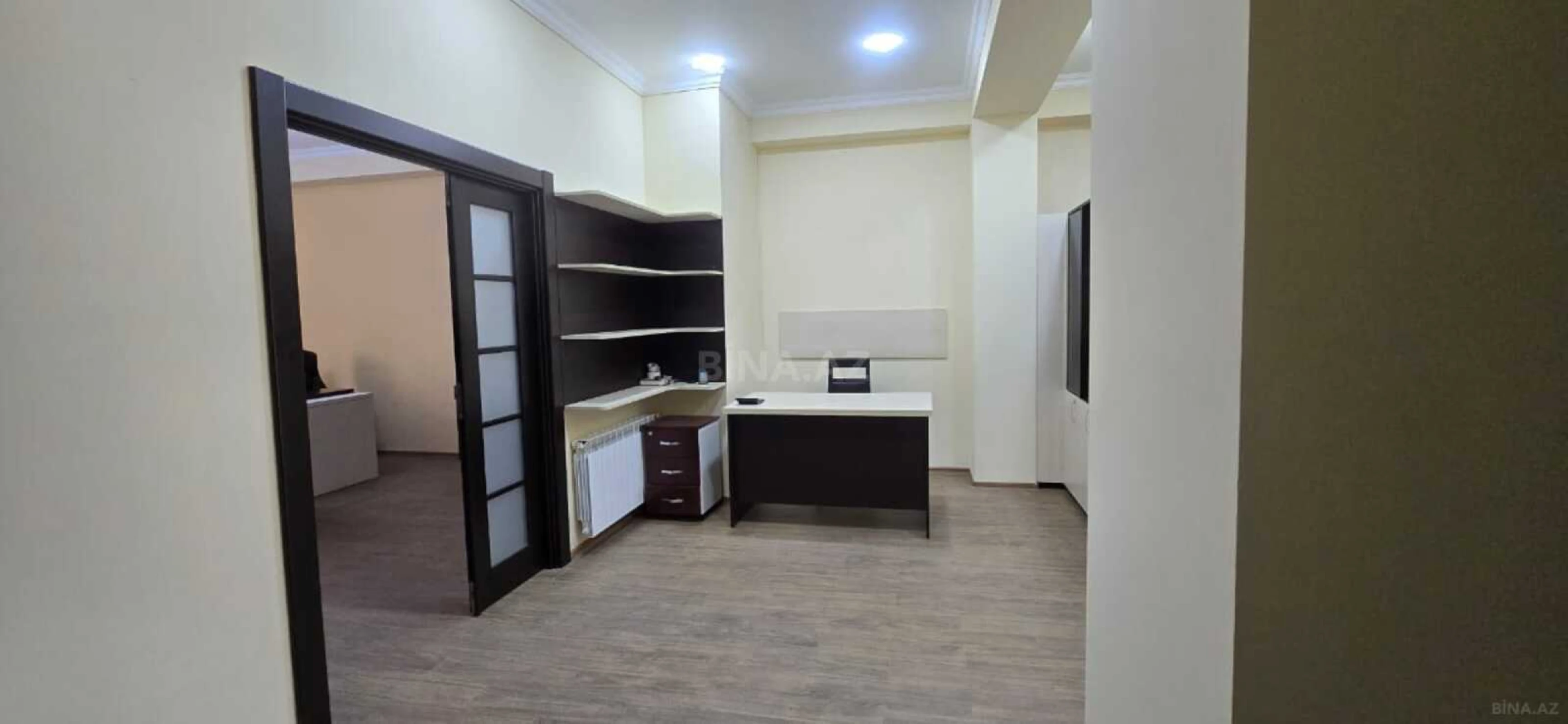Kirayə verilir 3 otaqlı ofis 105 m²