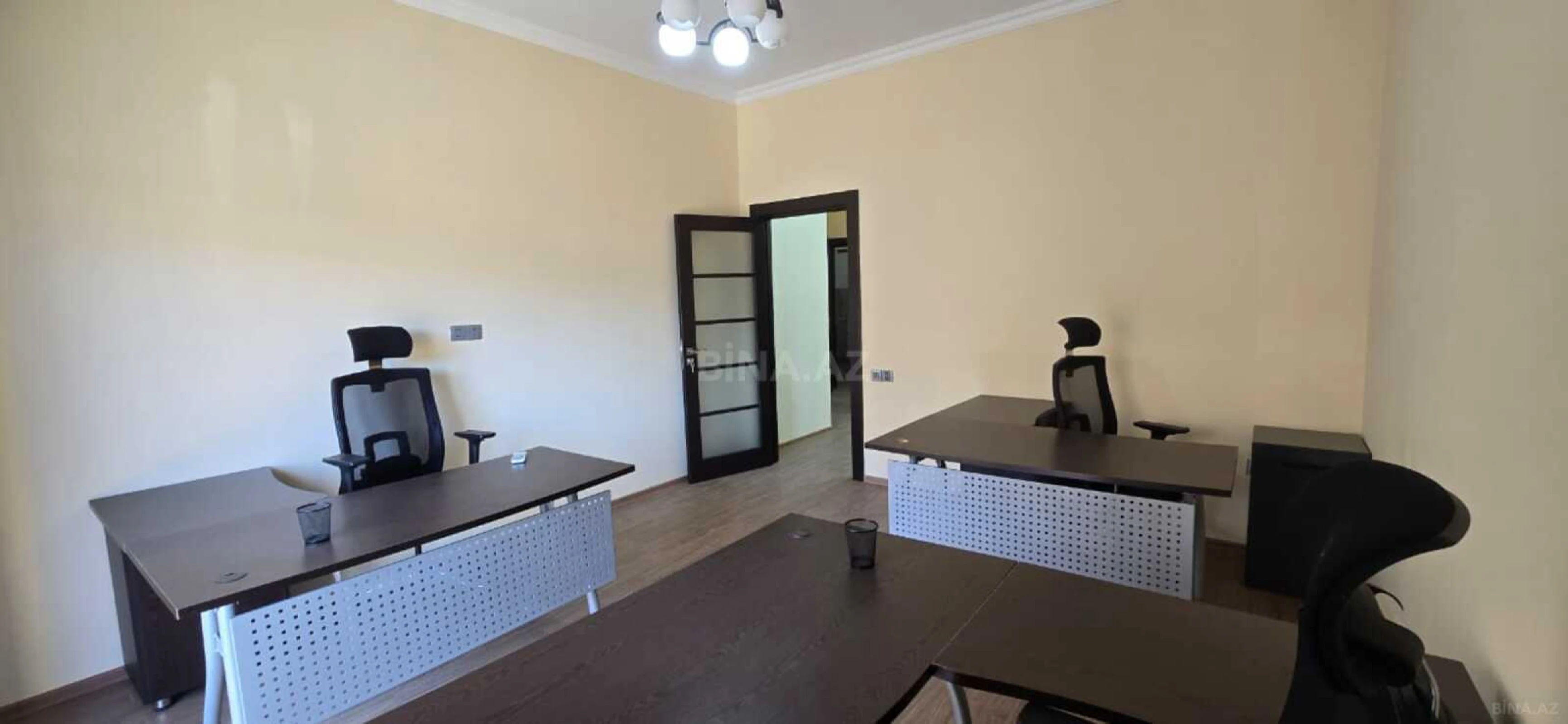 Kirayə verilir 3 otaqlı ofis 105 m²
