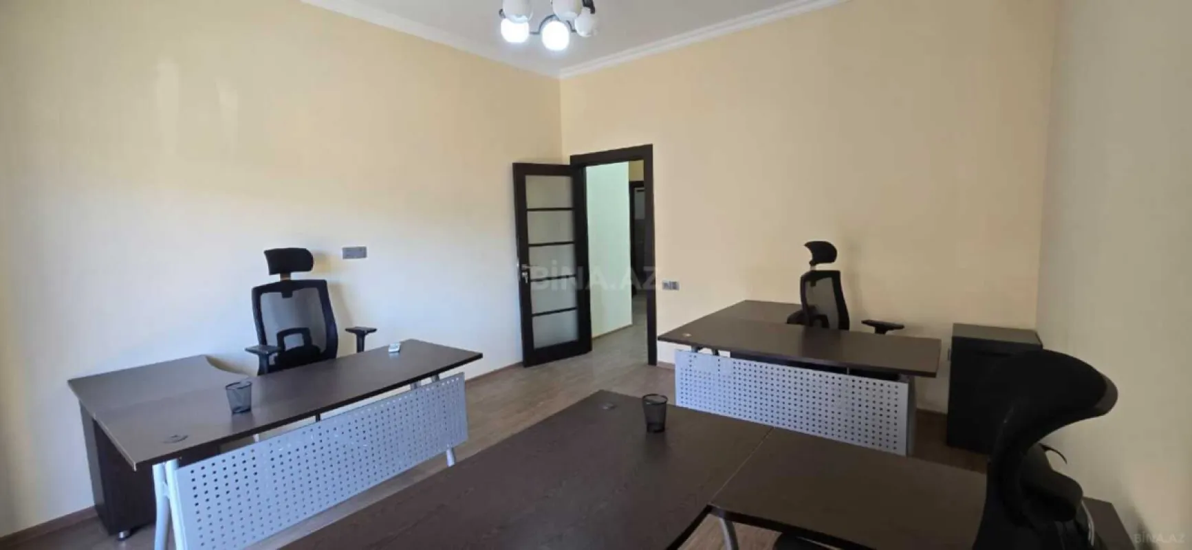 Kirayə verilir 3 otaqlı ofis 105 m²