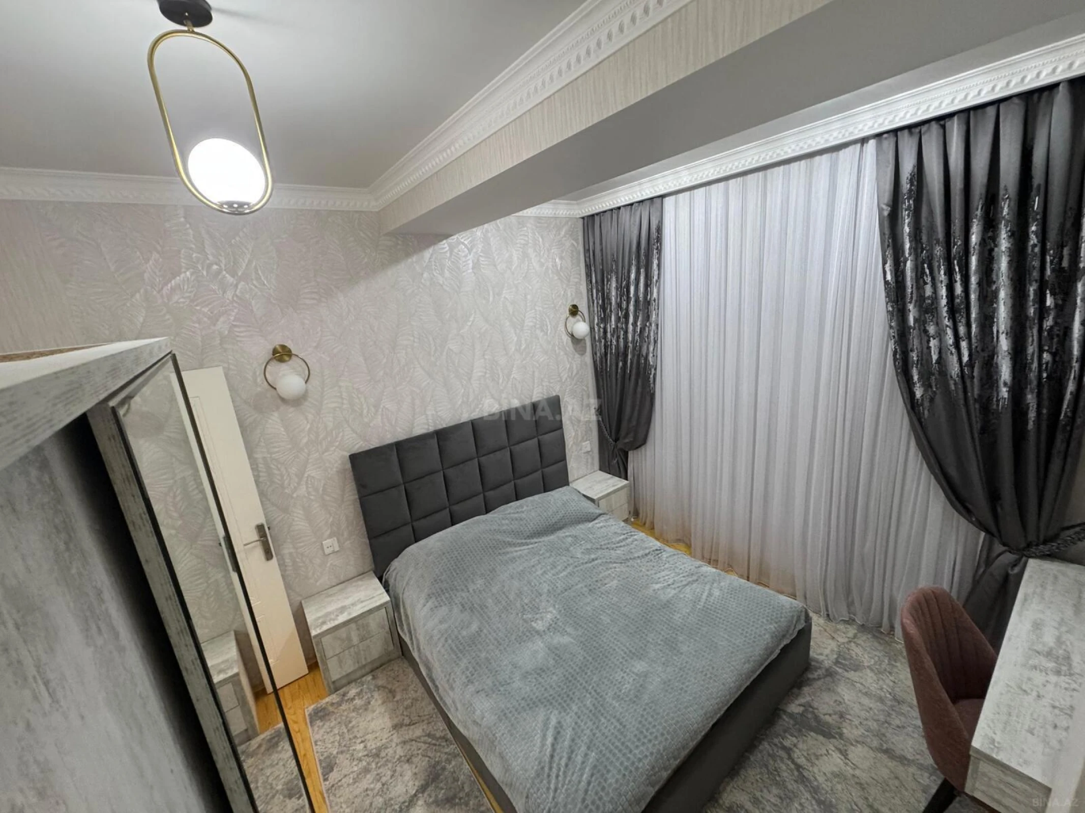 Satılır 4 otaqlı mənzil 135 m²