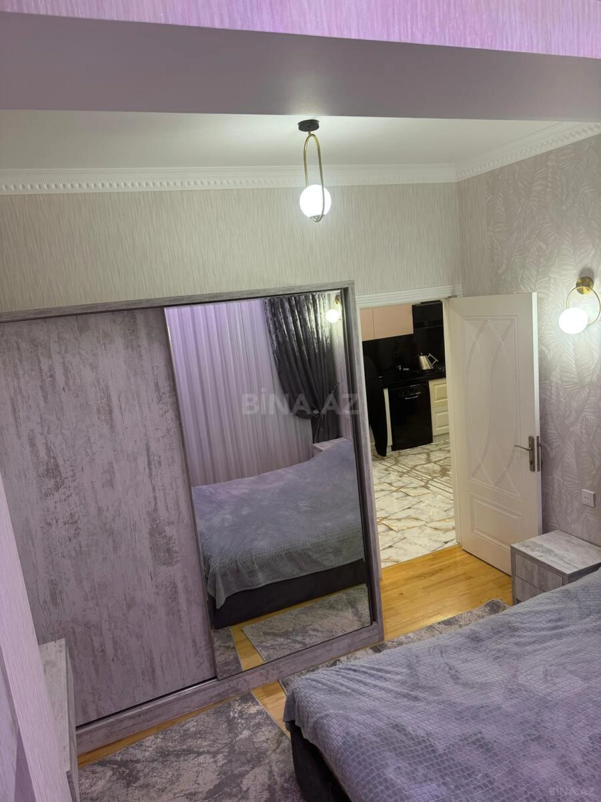 Satılır 4 otaqlı mənzil 135 m²