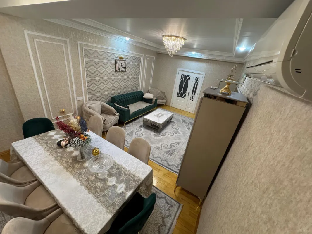 Satılır 4 otaqlı mənzil 135 m²