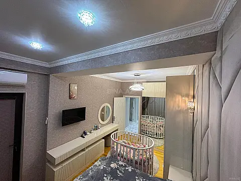 Satılır 4 otaqlı mənzil 135 m²