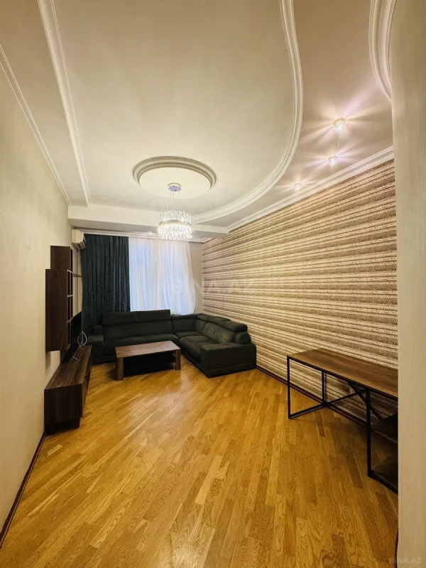 Satılır 3 otaqlı mənzil 145 m²