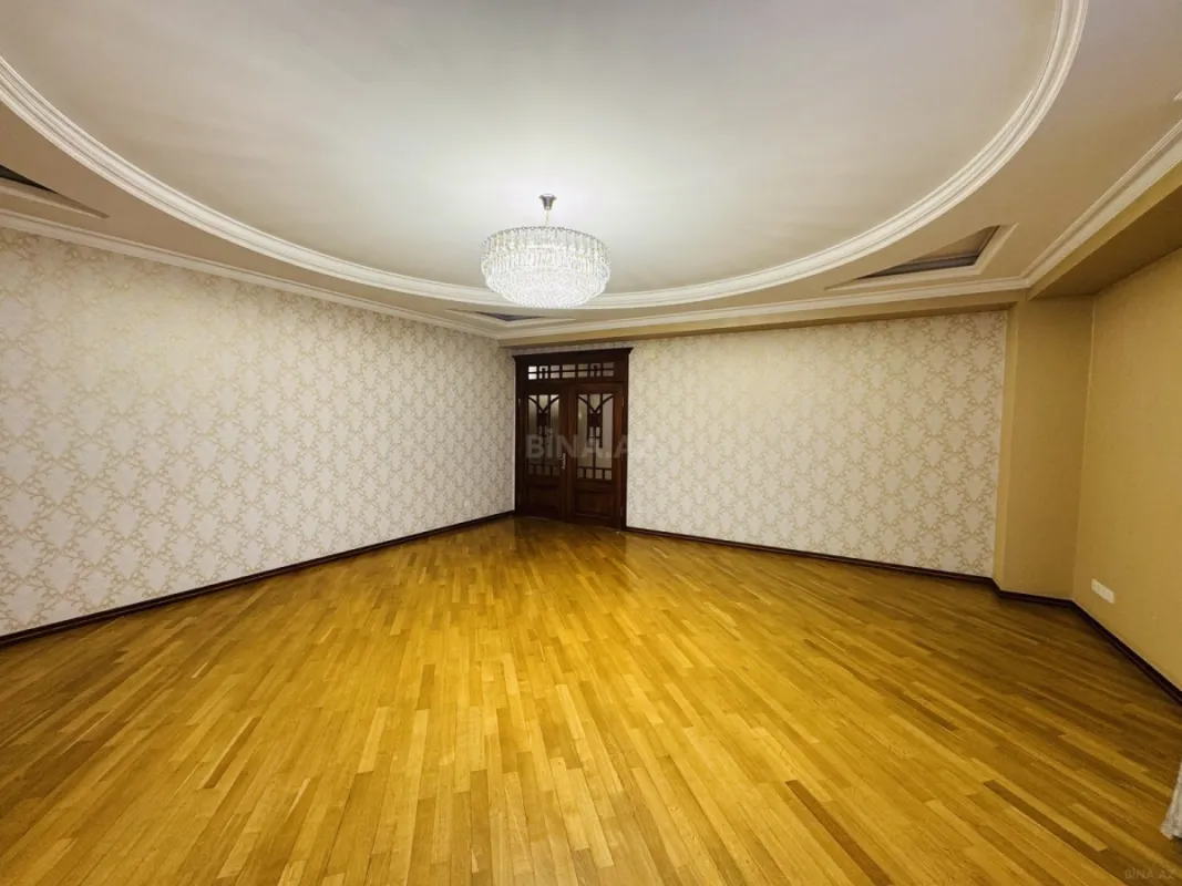 Satılır 3 otaqlı mənzil 145 m²