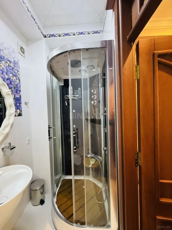 Satılır 3 otaqlı mənzil 145 m²