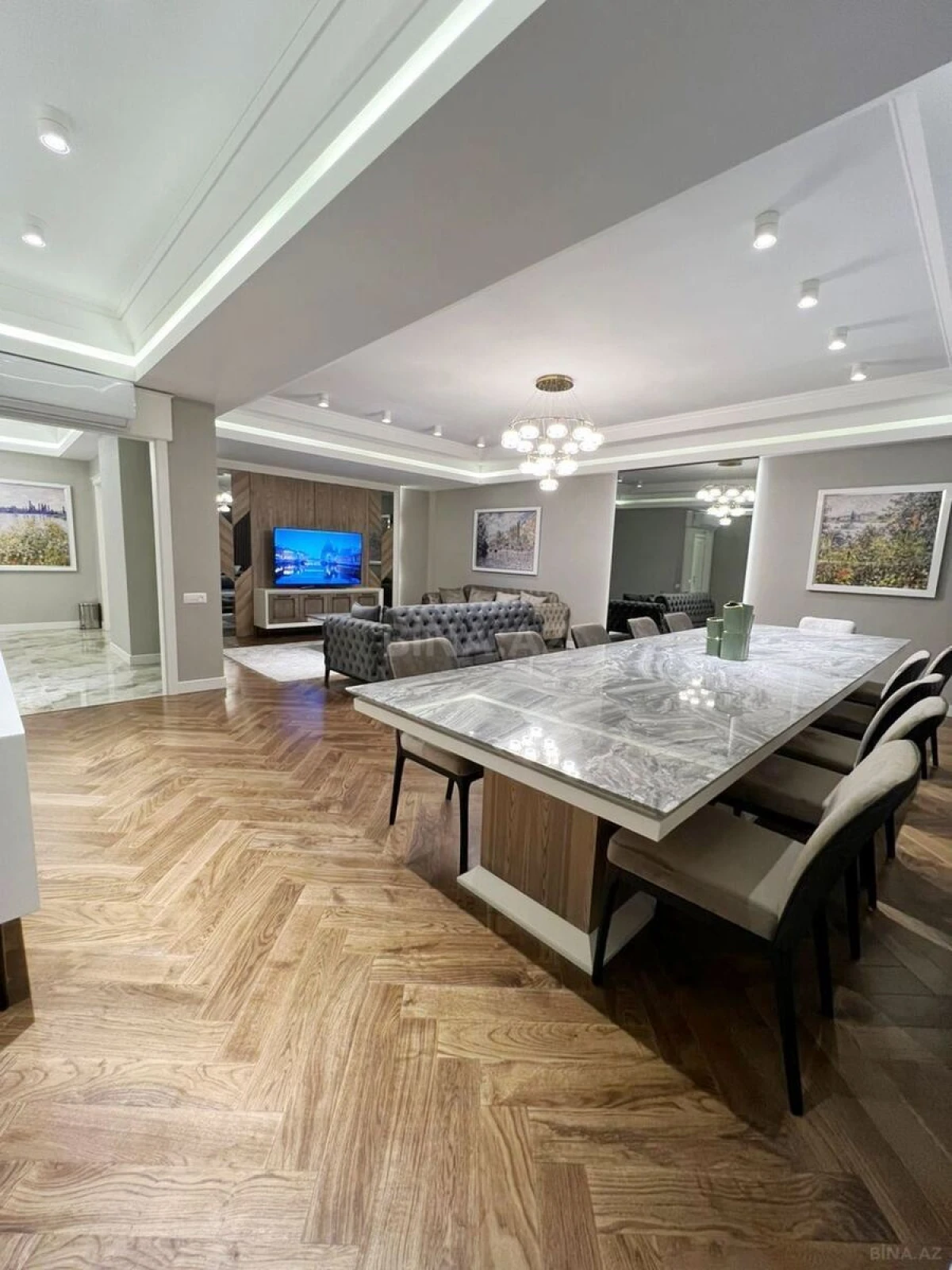 Kirayə verilir 4 otaqlı mənzil 215 m²