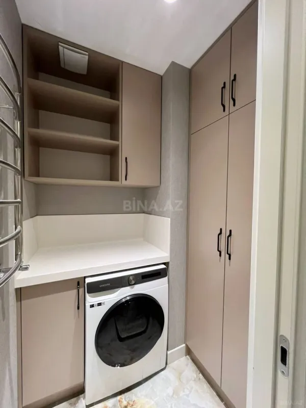 Kirayə verilir 4 otaqlı mənzil 215 m²