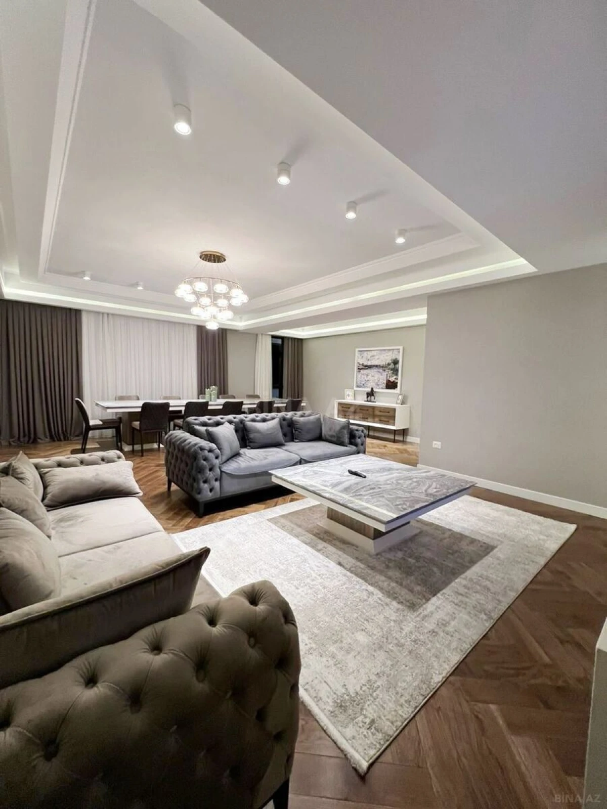 Kirayə verilir 4 otaqlı mənzil 215 m²