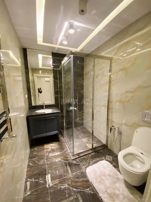 Kirayə verilir 4 otaqlı mənzil 215 m²