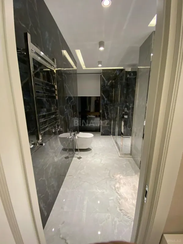 Kirayə verilir 4 otaqlı mənzil 215 m²