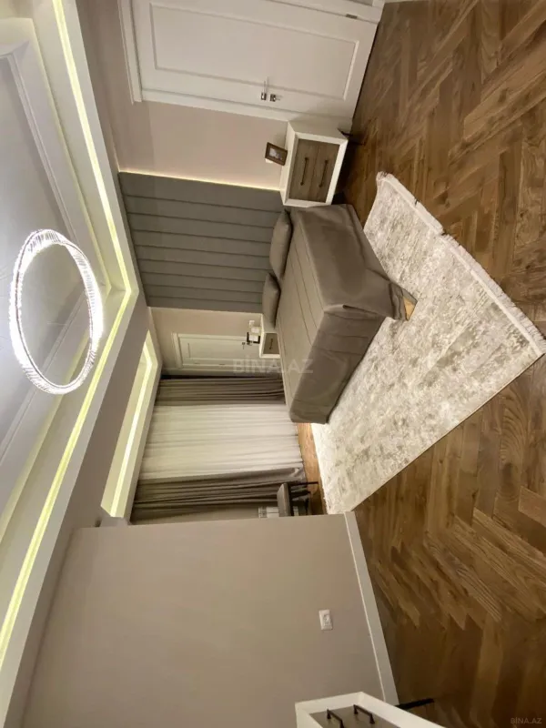 Kirayə verilir 4 otaqlı mənzil 215 m²