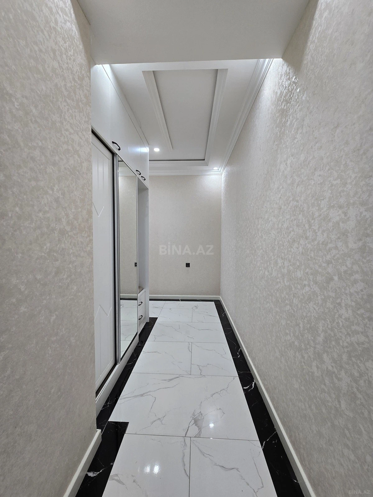 Satılır 2 otaqlı mənzil 85 m²