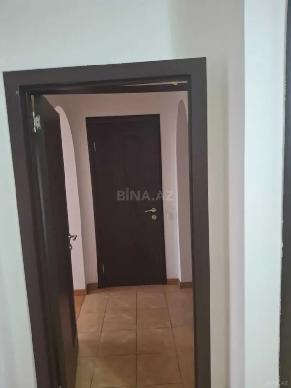Satılır 3 otaqlı mənzil 130 m²