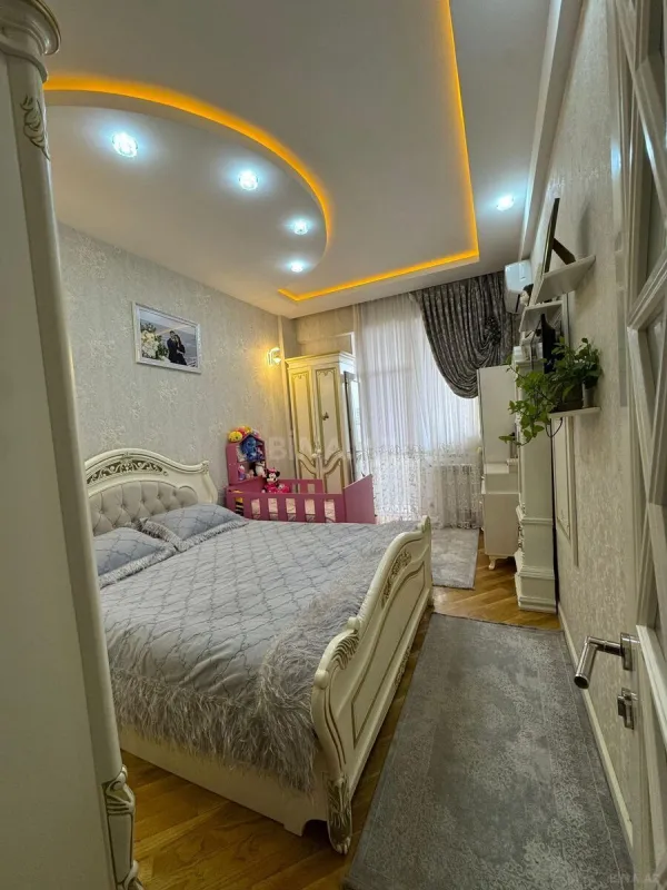 Satılır 2 otaqlı mənzil 71 m²