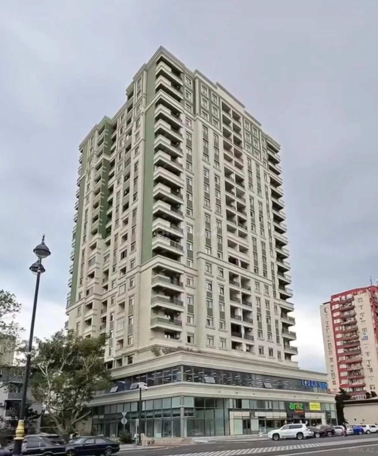 Satılır 3 otaqlı mənzil 120 m²