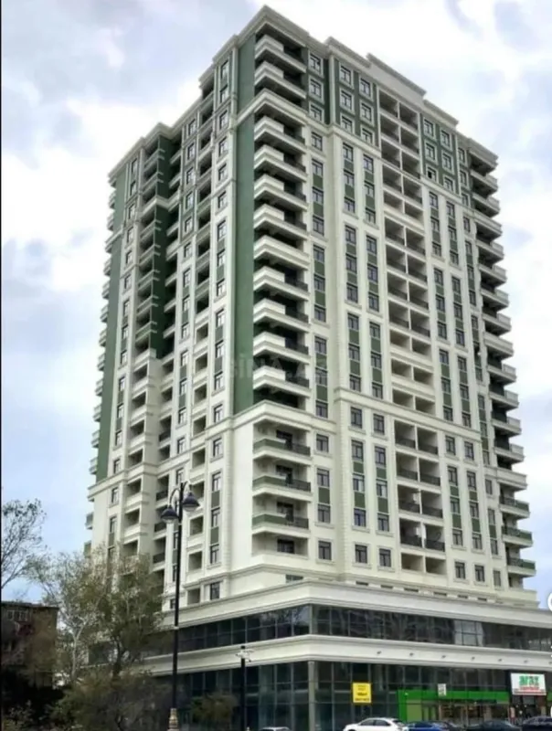 Satılır 3 otaqlı mənzil 120 m²