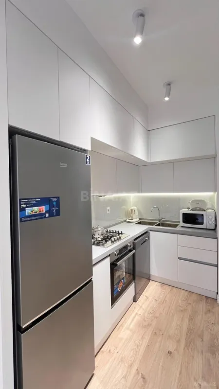Satılır 2 otaqlı mənzil 68 m²
