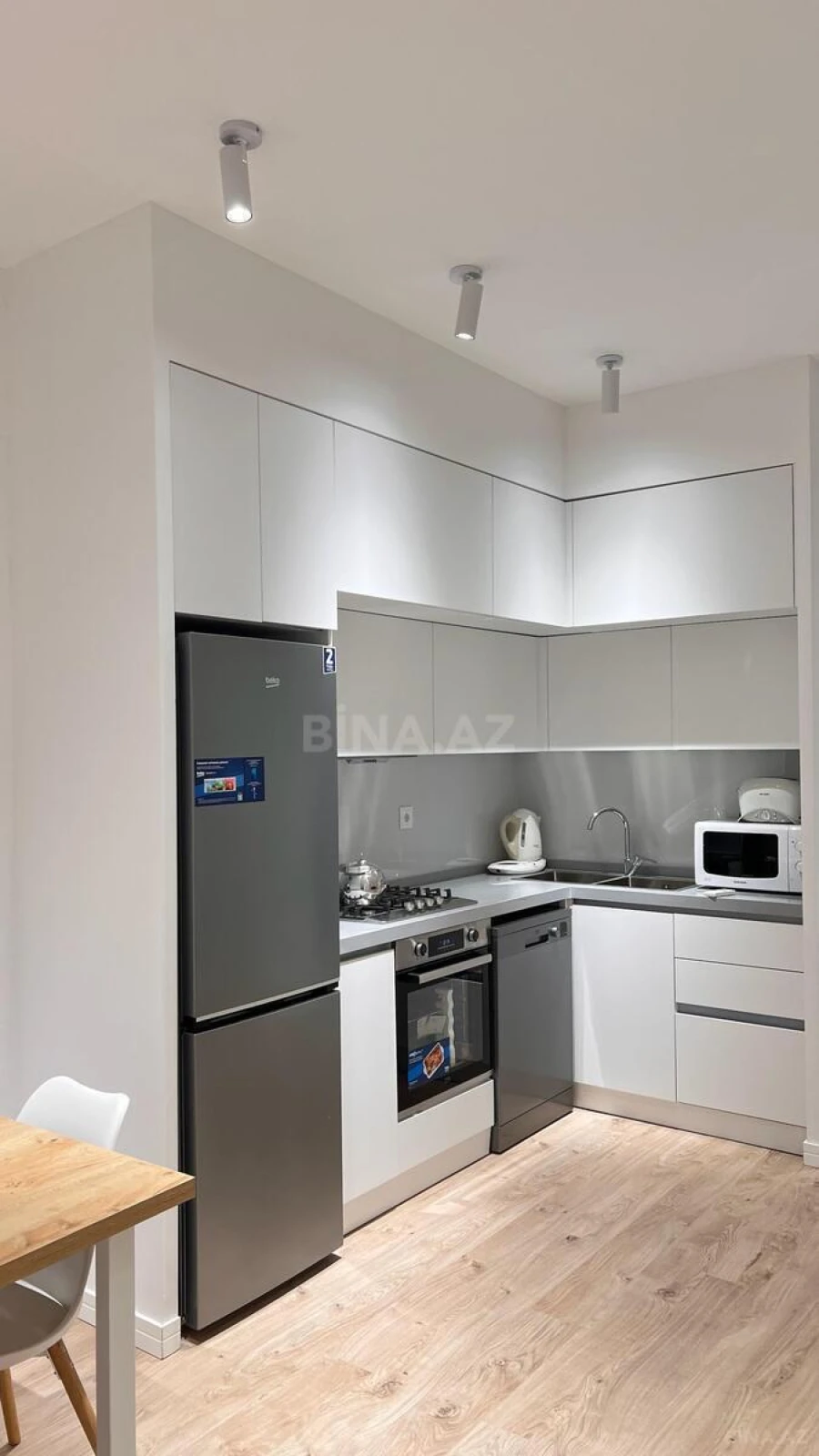 Satılır 2 otaqlı mənzil 68 m²