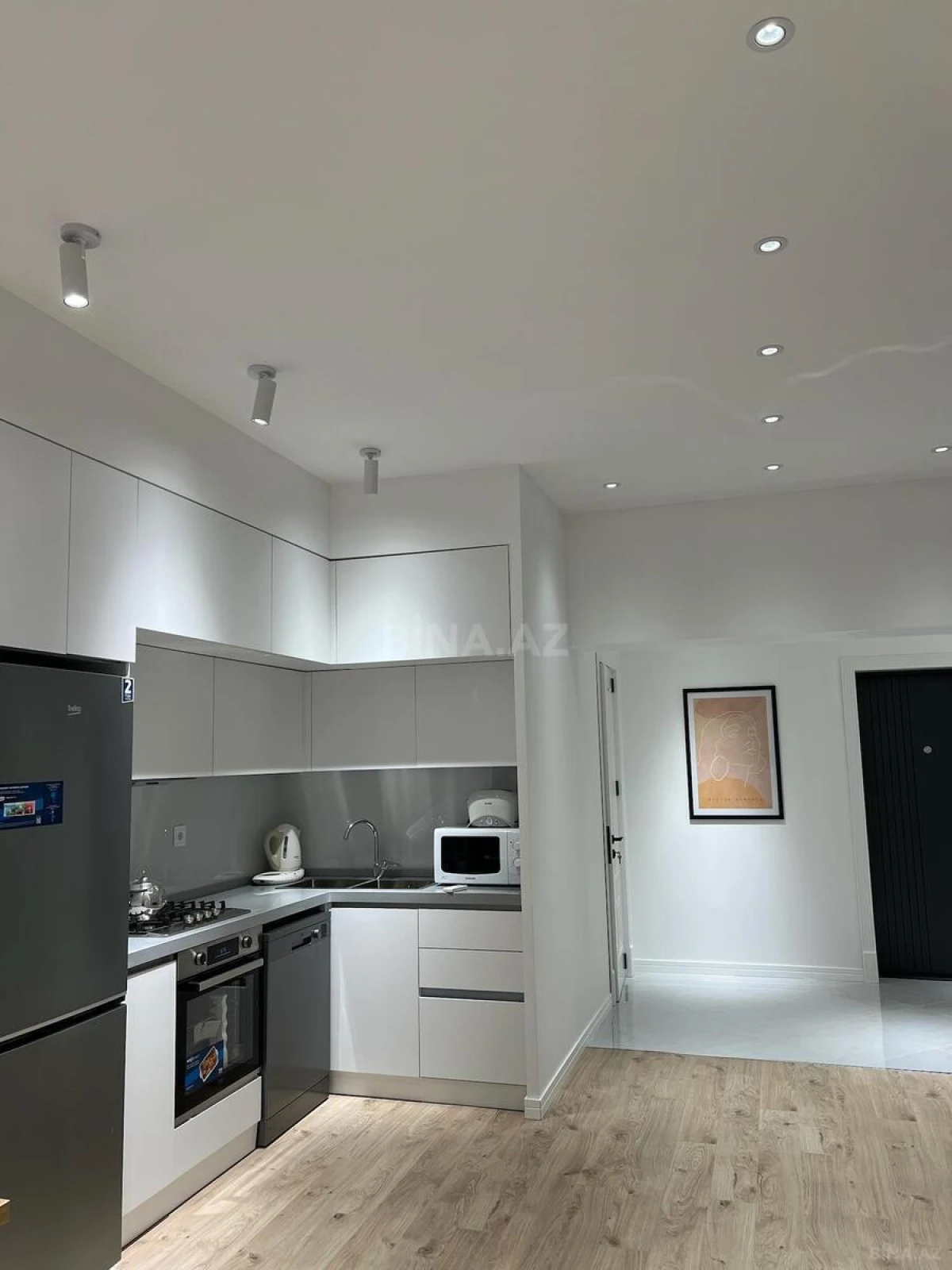 Satılır 2 otaqlı mənzil 68 m²