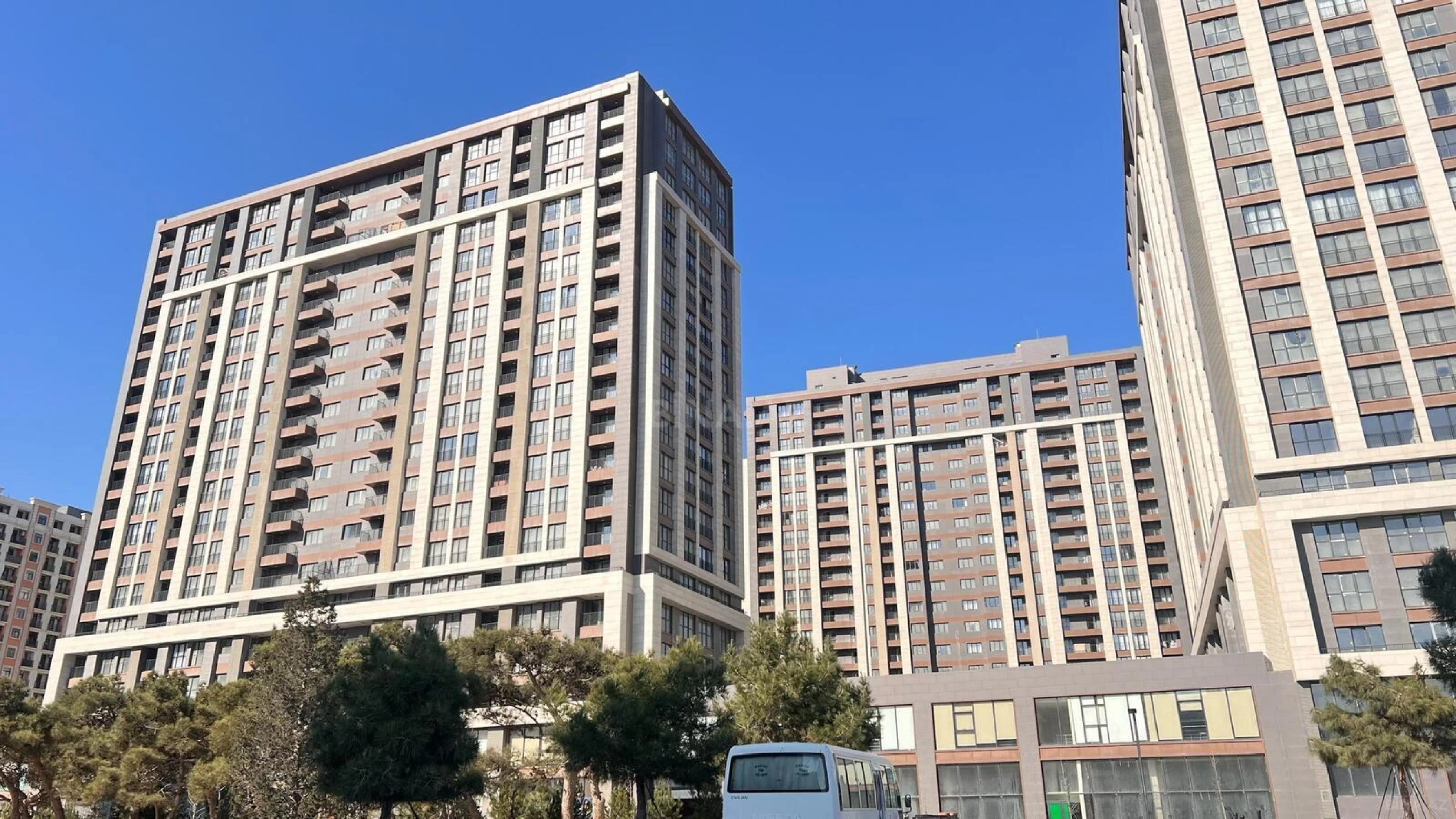 Satılır 2 otaqlı mənzil 68 m²