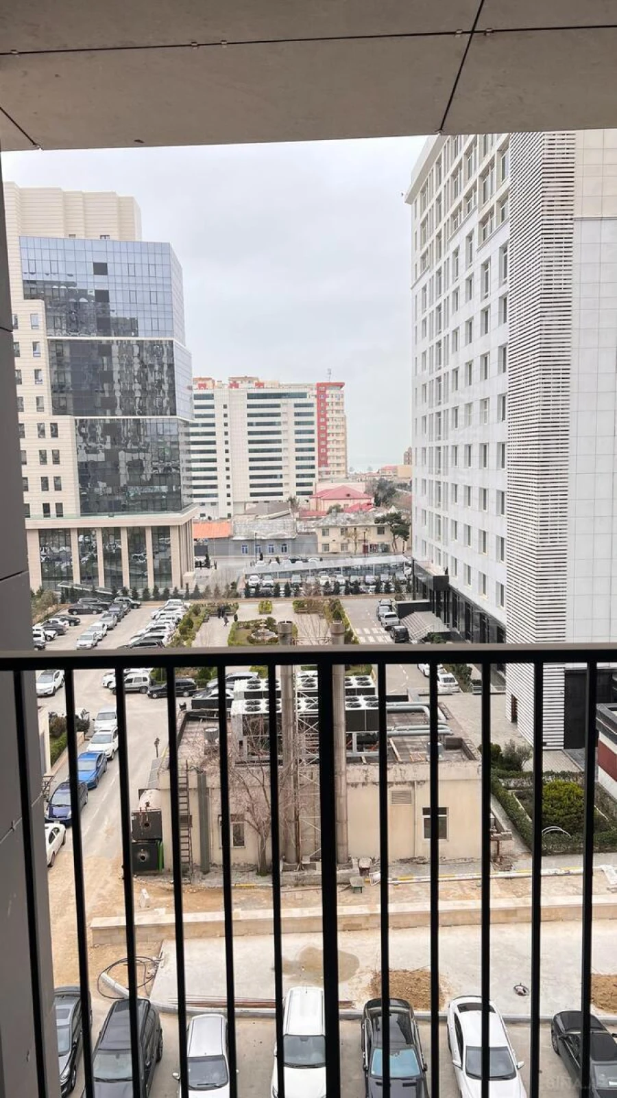 Satılır 2 otaqlı mənzil 68 m²