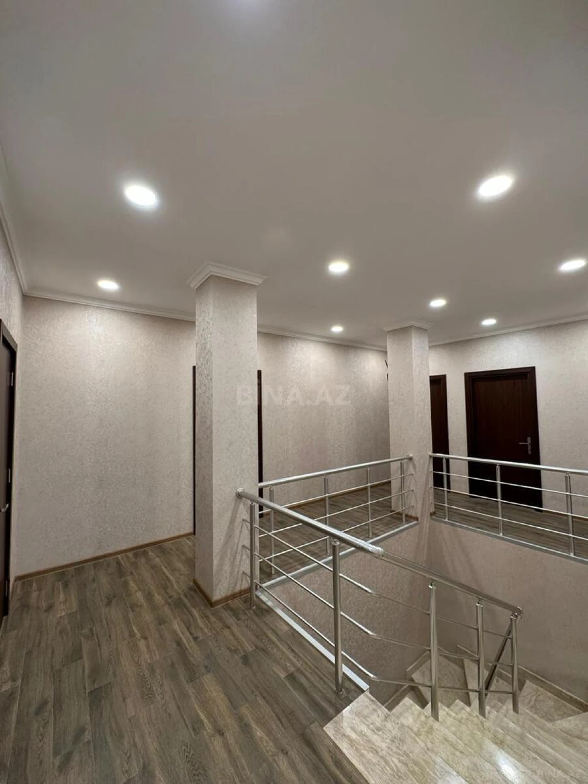 Kirayə verilir 5 otaqlı ofis 120 m²
