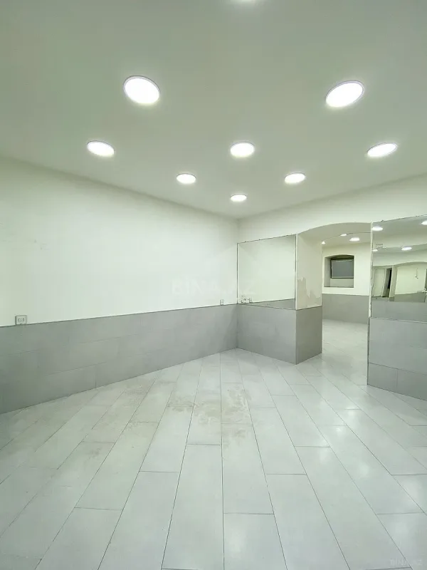 Satılır obyekt 45 m²