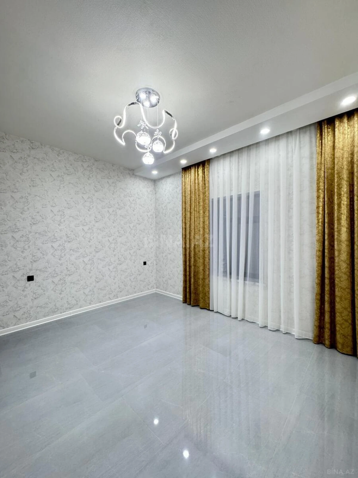 Satılır 4 otaqlı həyət evi 160 m²
