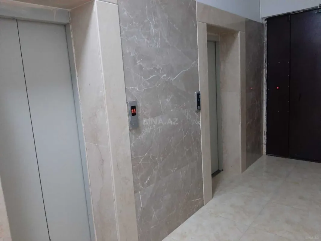 Satılır 3 otaqlı mənzil 156 m²