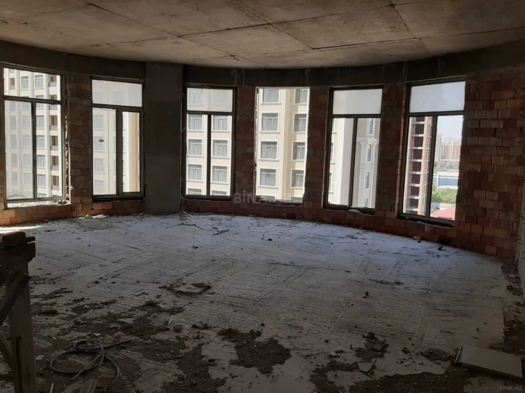Satılır 3 otaqlı mənzil 156 m²