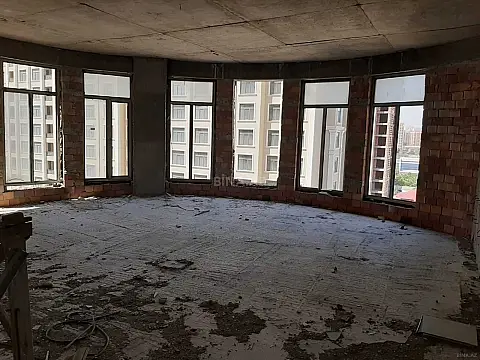 Satılır 3 otaqlı mənzil 156 m²
