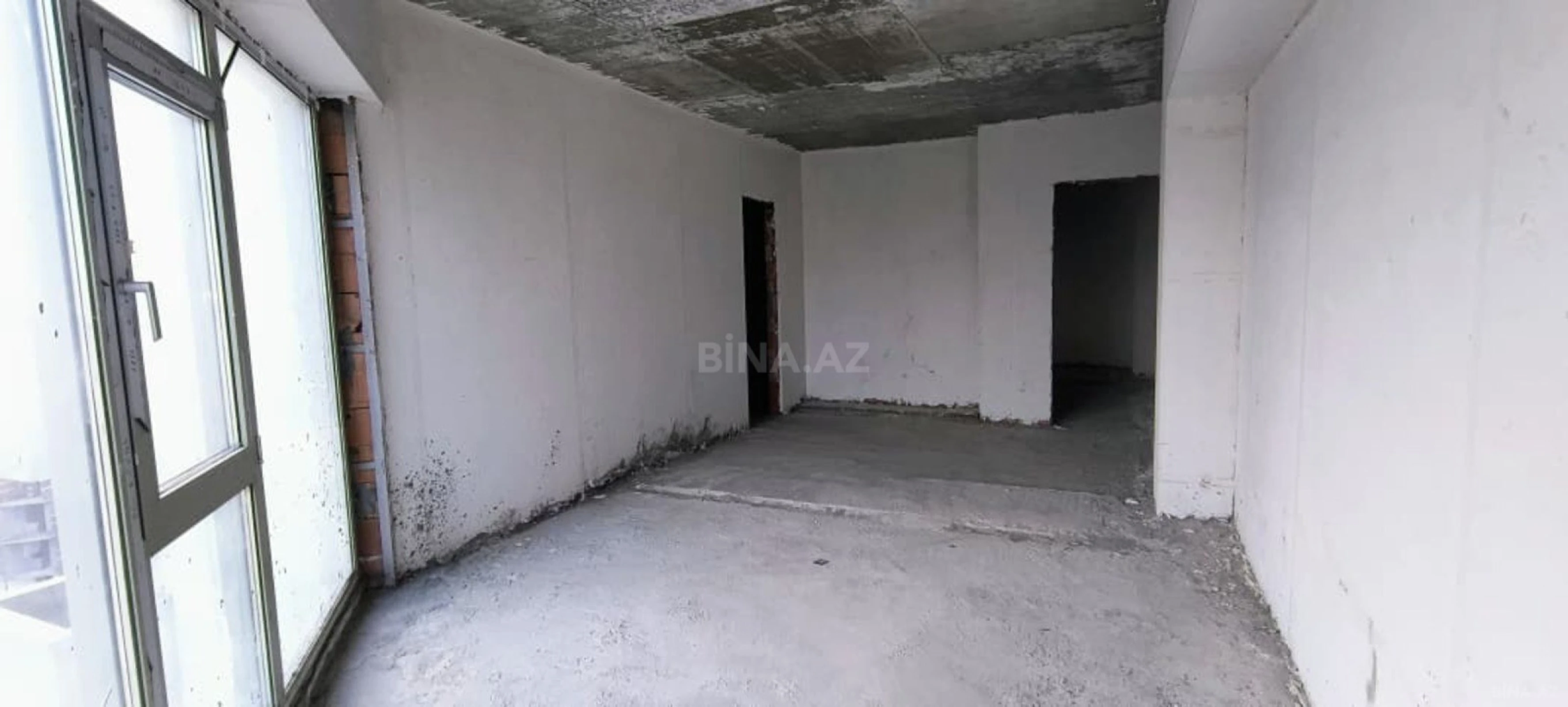 Satılır 8 otaqlı mənzil 600 m²