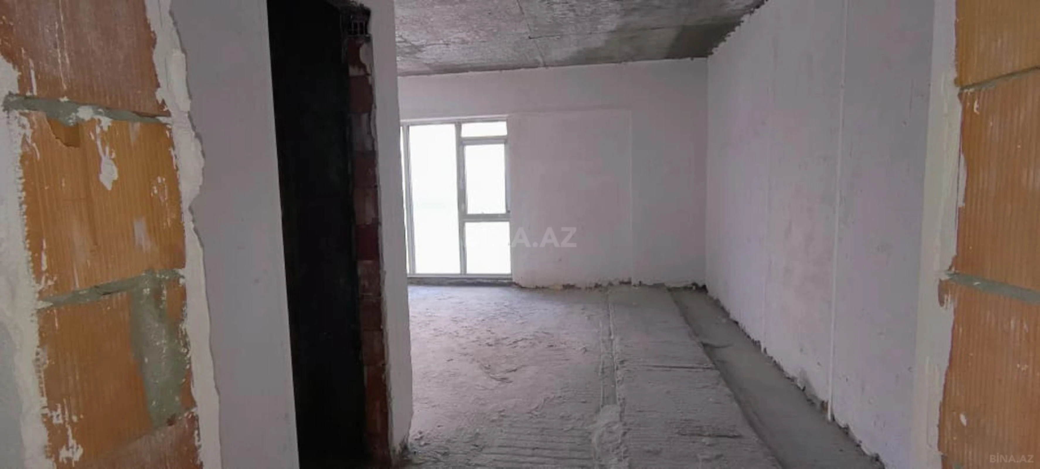 Satılır 8 otaqlı mənzil 600 m²