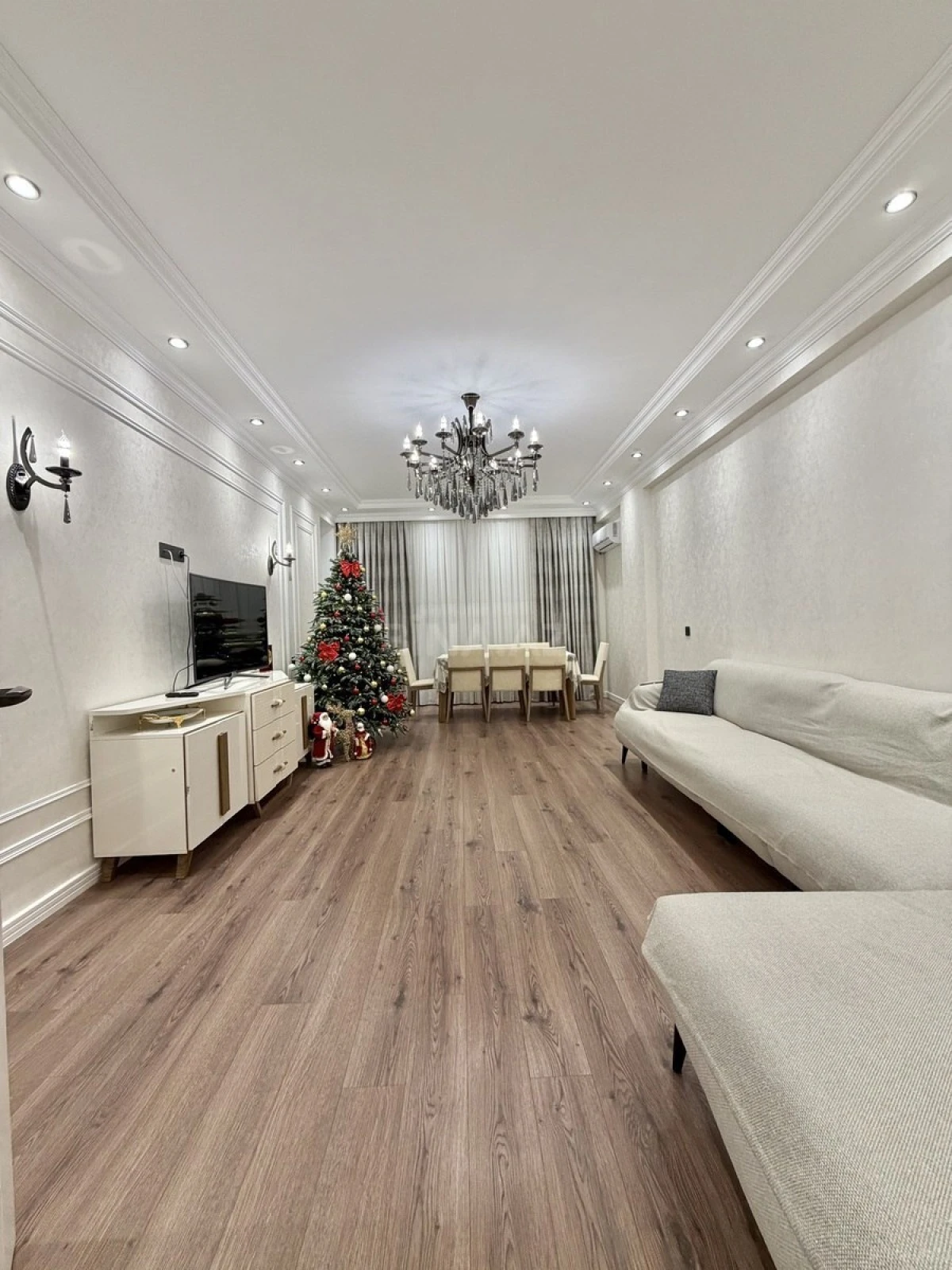 Satılır 3 otaqlı mənzil 130 m²