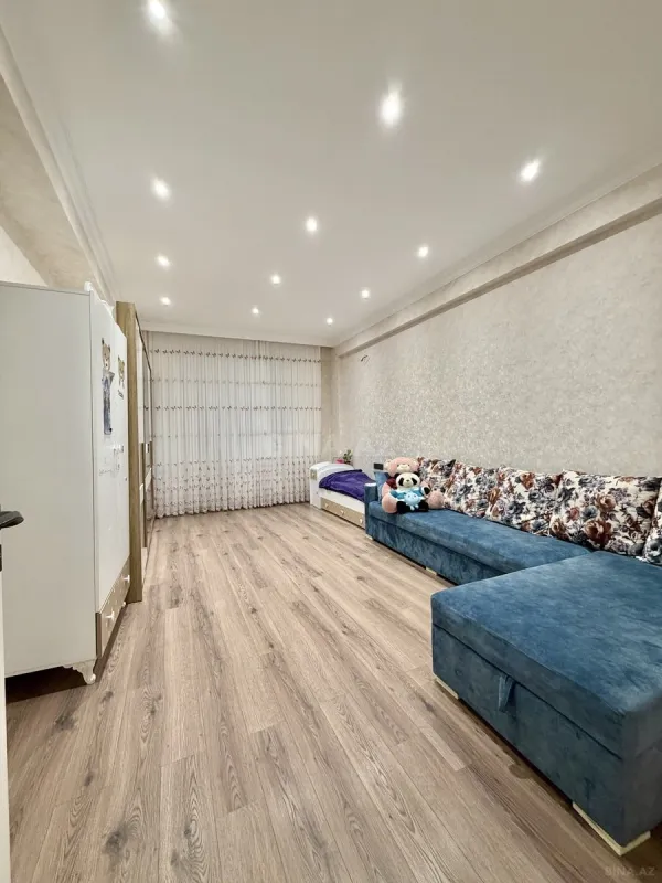 Satılır 3 otaqlı mənzil 130 m²