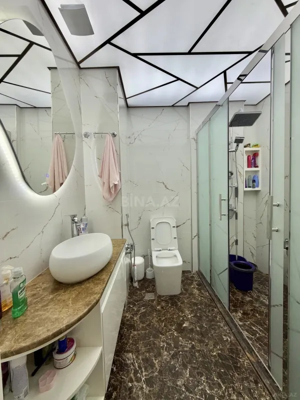 Satılır 3 otaqlı mənzil 130 m²