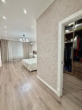Satılır 3 otaqlı mənzil 130 m²