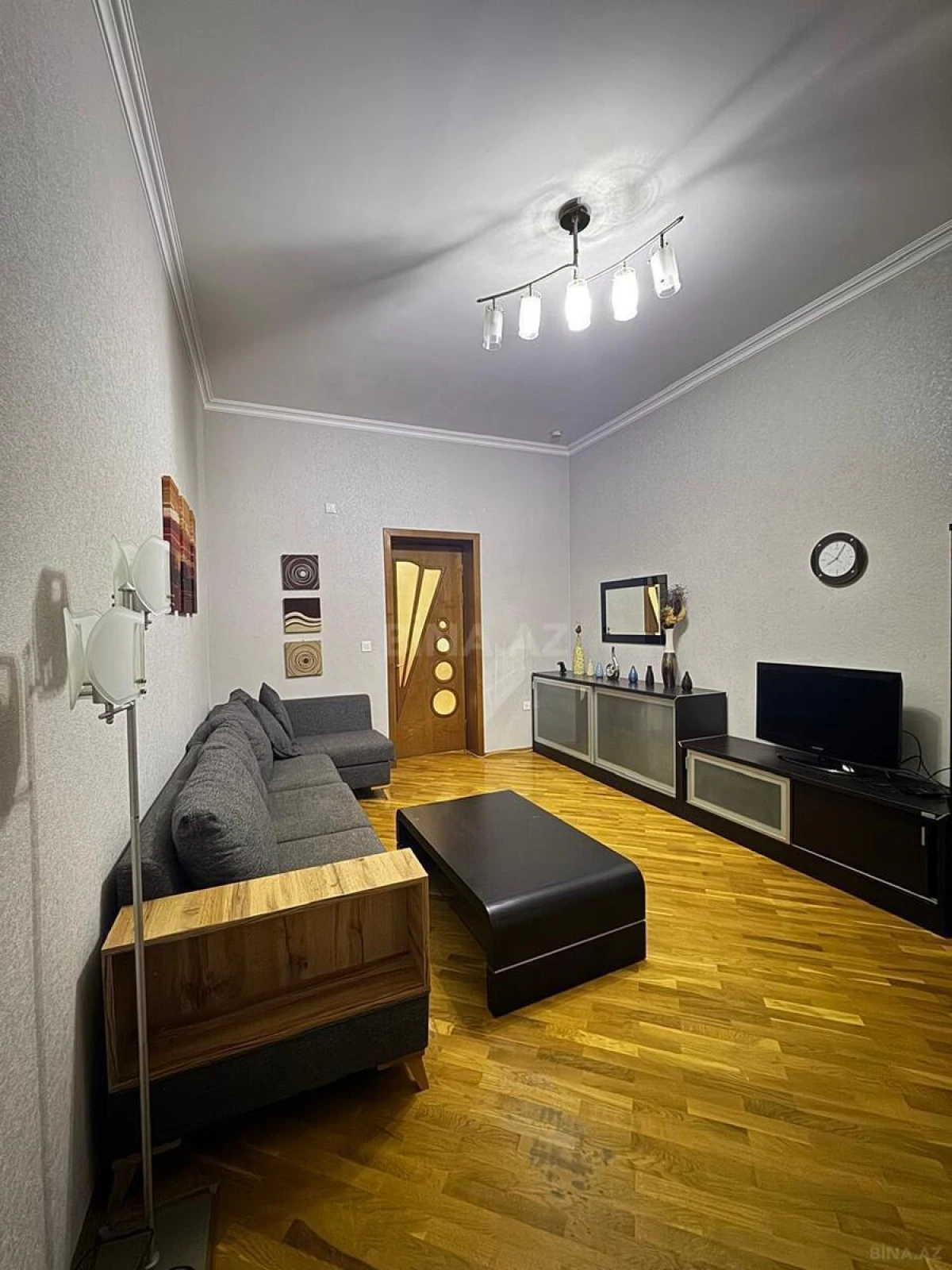 Kirayə verilir 2 otaqlı mənzil 55 m²