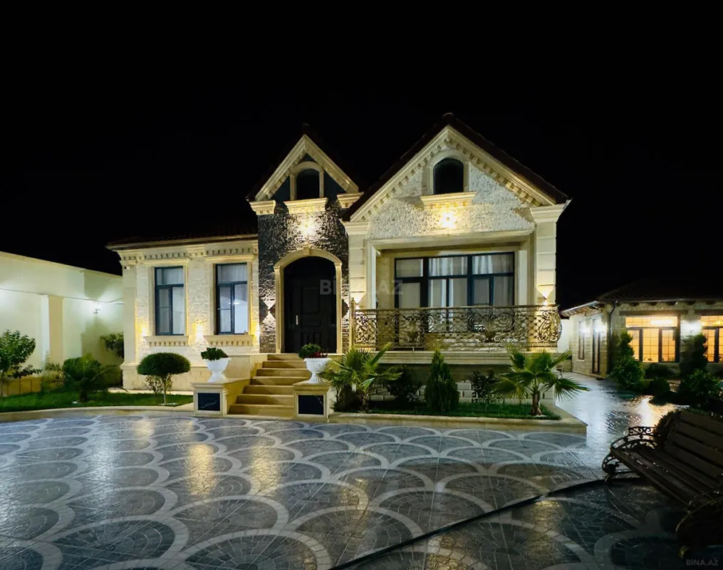 Satılır 5 otaqlı həyət evi 300 m²