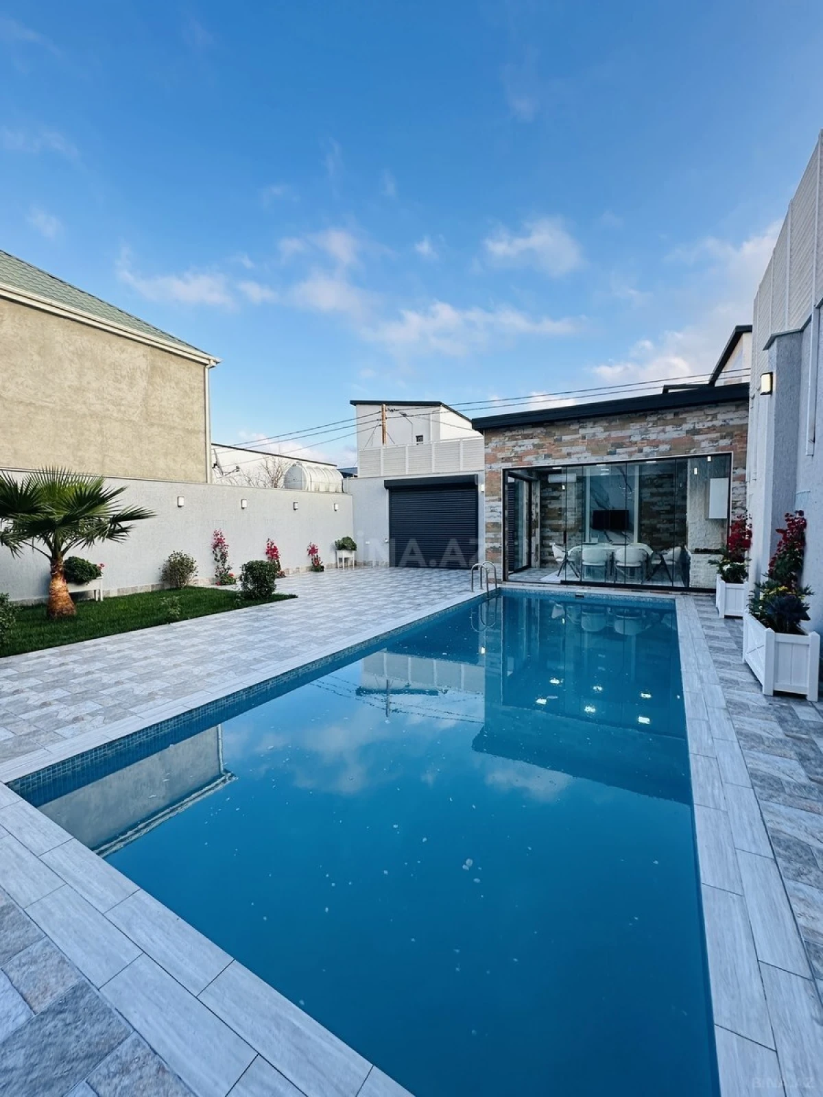 Satılır 5 otaqlı həyət evi 200 m²