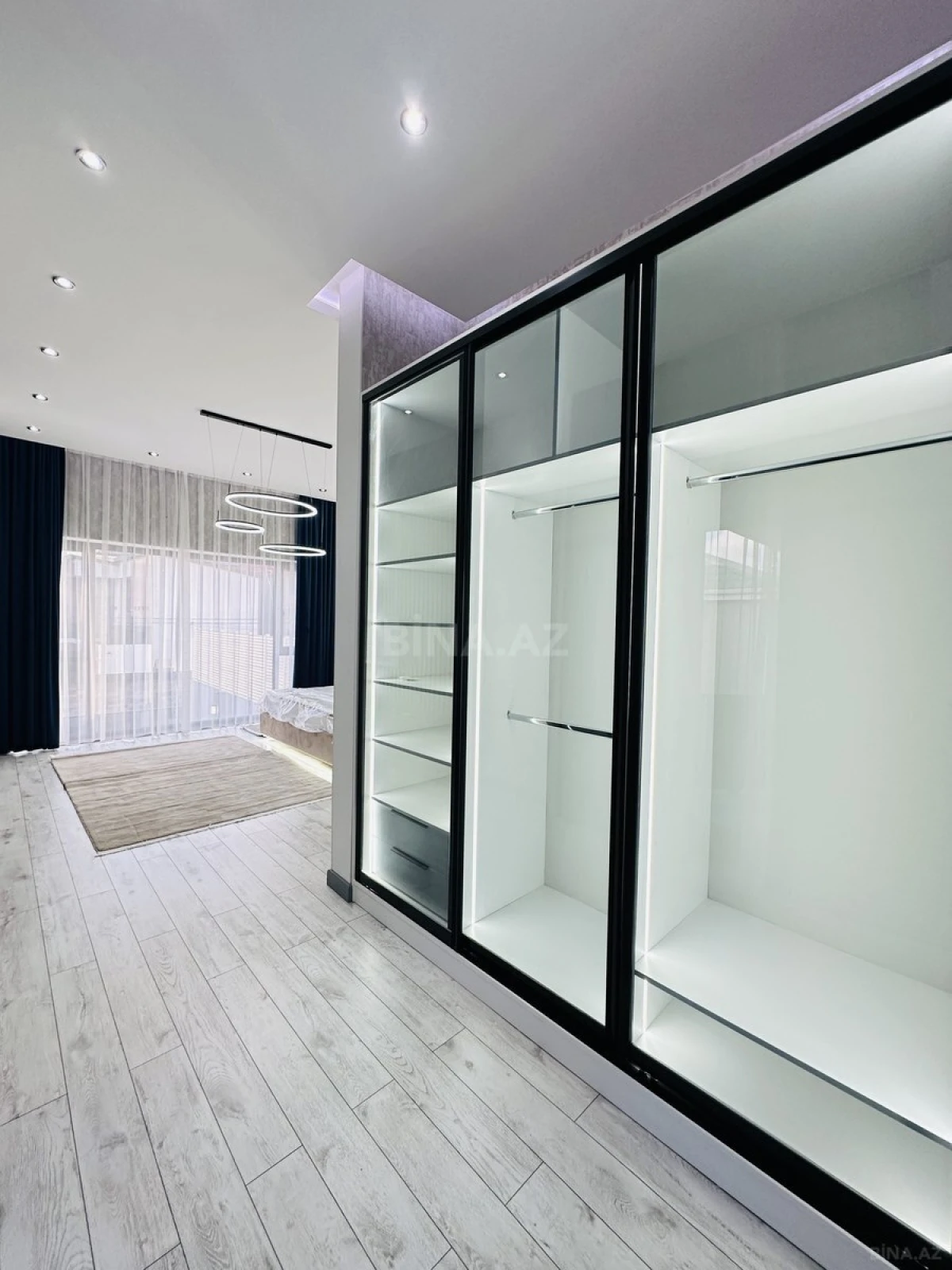 Satılır 5 otaqlı həyət evi 200 m²