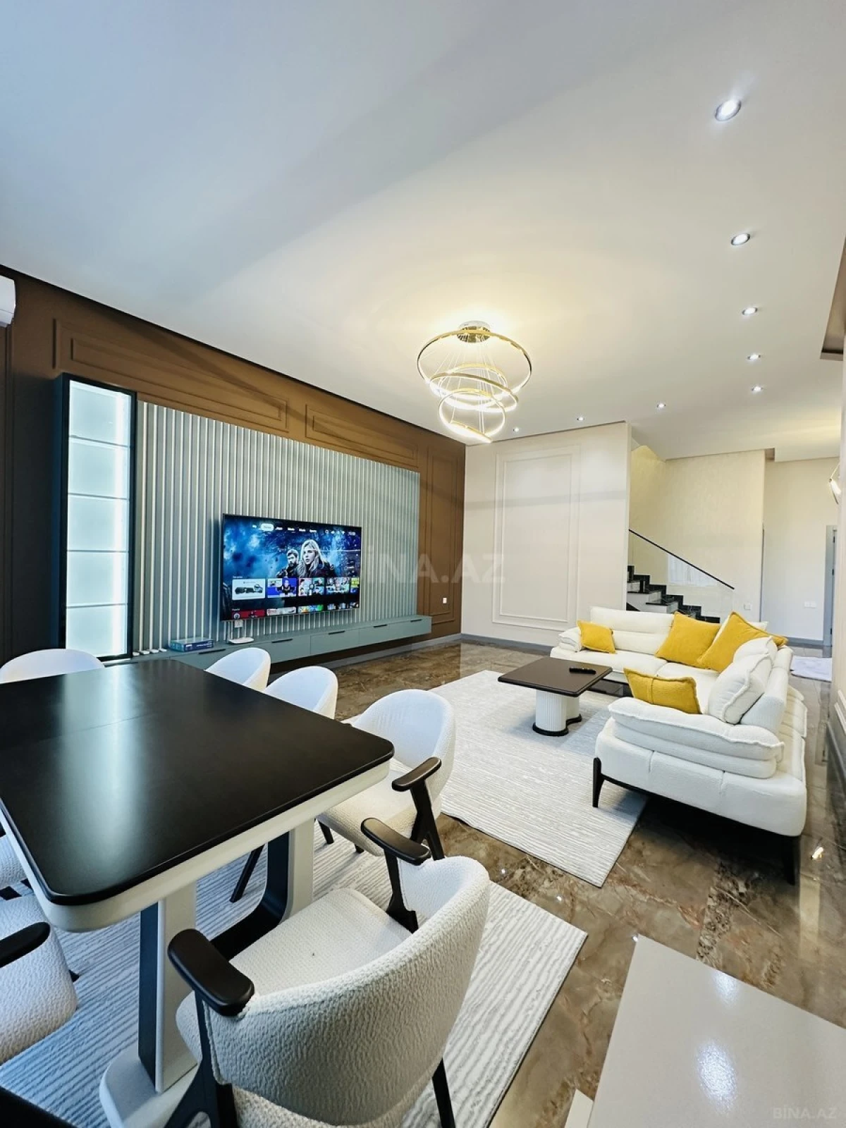 Satılır 5 otaqlı həyət evi 200 m²