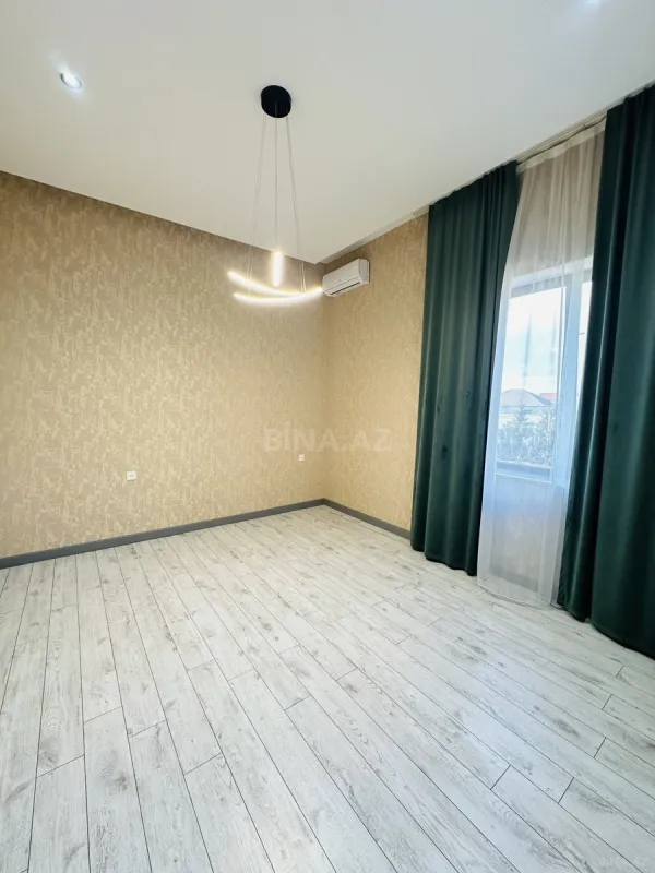 Satılır 5 otaqlı həyət evi 200 m²