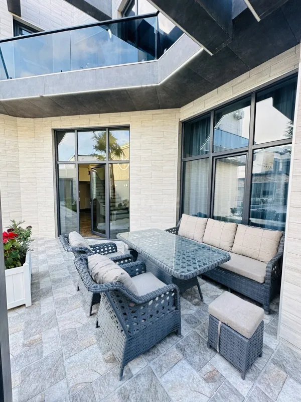 Satılır 5 otaqlı həyət evi 200 m²