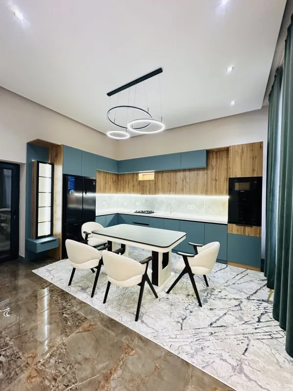 Satılır 5 otaqlı həyət evi 200 m²